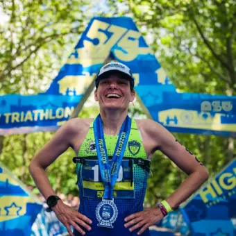 Löpare i mål z metallmedalj